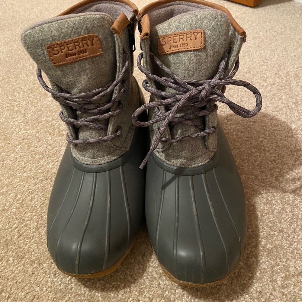 Sperry winter boots, women, gray, size 8, like new